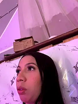 Lina10 online show from November 2025 08:41:02 PM