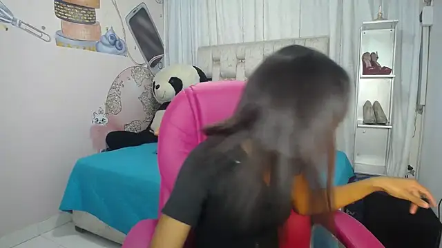 EMMA SWEETT1 online show from November 2025 06:37:02 PM