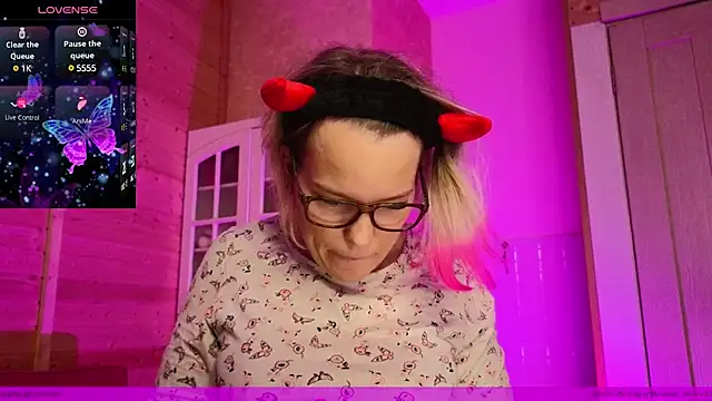 EVAshinyGIRL online show from March 2025 10:52:02 PM