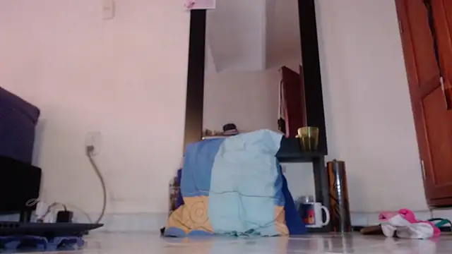 carlajames  online show from October 2025 11:29:02 AM