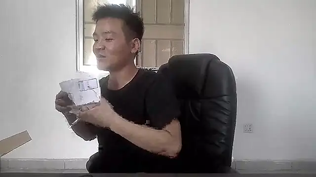 Snapshot of kisstoyousoon2024 chatting on October 2025 02:25:02 PM kisstoyousoon2024 online show from October 2025 02:25:02 PM