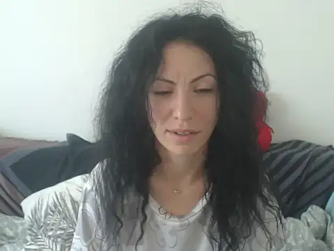 Snapshot of Emmatoo chatting on June 2026 09:11:02 AM Emmatoo online show from June 2026 09:11:02 AM