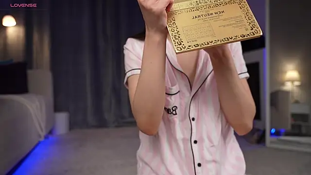 Amely Young online show from October 2025 12:41:02 AM