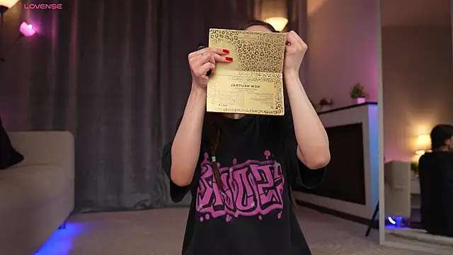 Amely Young online show from April 2026 01:36:01 AM