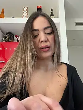 Snapshot of EvaLoReCouple chatting on December 2024 10:16:02 AM EvaLoReCouple online show from December 2024 10:16:02 AM