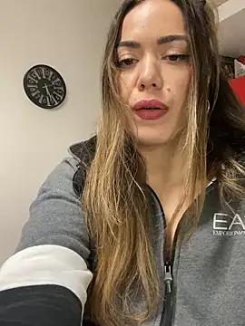 Snapshot of EvaLoReCouple chatting on December 2024 04:28:01 PM EvaLoReCouple online show from December 2024 04:28:01 PM