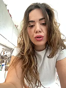 Snapshot of EvaLoReCouple chatting on January 2025 11:03:02 AM EvaLoReCouple online show from January 2025 11:03:02 AM