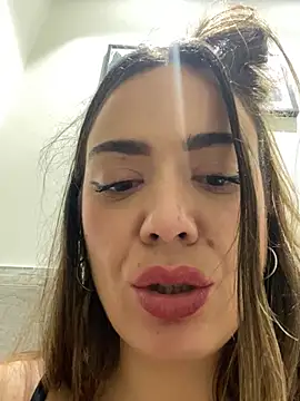 Snapshot of EvaLoReCouple chatting on January 2025 06:04:02 PM EvaLoReCouple online show from January 2025 06:04:02 PM