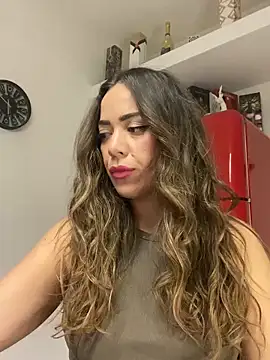 Snapshot of EvaLoReCouple chatting on January 2025 05:01:01 PM EvaLoReCouple online show from January 2025 05:01:01 PM