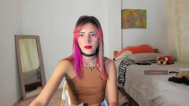 Snapshot of linnie_ chatting on January 2025 12:47:01 AM linnie online show from January 2025 12:47:01 AM