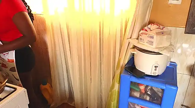 Snapshot of WyvaxxNikkie chatting on March 2025 12:52:02 PM WyvaxxNikkie online show from March 2025 12:52:02 PM