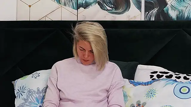 tanyagrey online show from April 2026 07:47:01 AM