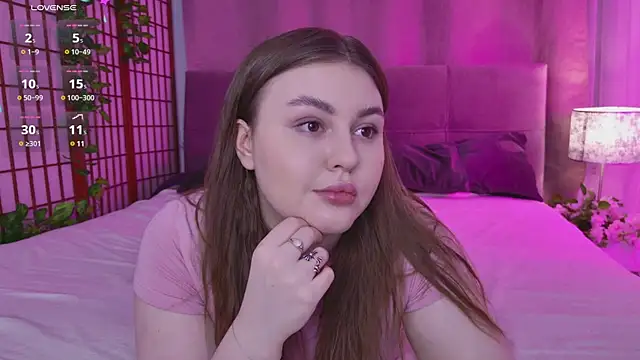 Snapshot of Mia__Peach chatting on February 2025 12:08:01 AM Mia Peach online show from February 2025 12:08:01 AM