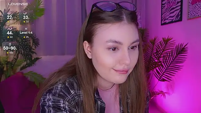 Snapshot of Mia__Peach chatting on February 2025 03:04:01 AM Mia Peach online show from February 2025 03:04:01 AM