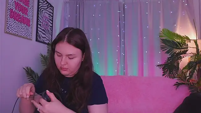 Snapshot of Mia__Peach chatting on March 2025 10:39:02 PM Mia Peach online show from March 2025 10:39:02 PM