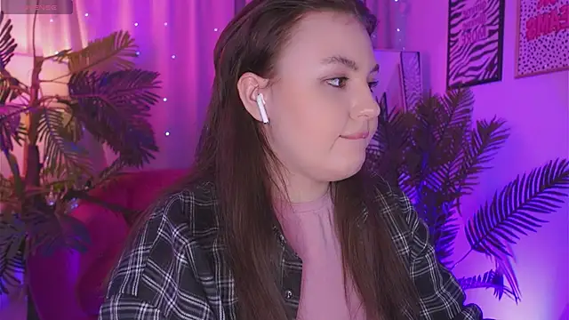 Snapshot of Mia__Peach chatting on March 2025 10:58:02 PM Mia Peach online show from March 2025 10:58:02 PM