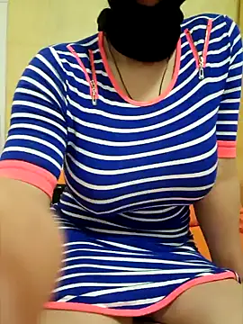 Snapshot of lamorbosa37 chatting on January 2025 02:17:02 PM lamorbosa37 online show from January 2025 02:17:02 PM