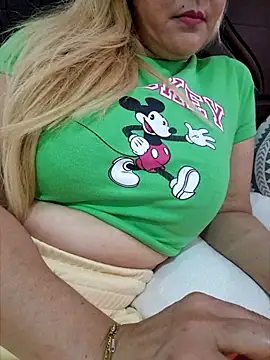 Snapshot of lamorbosa37 chatting on March 2025 05:57:01 PM lamorbosa37 online show from March 2025 05:57:01 PM