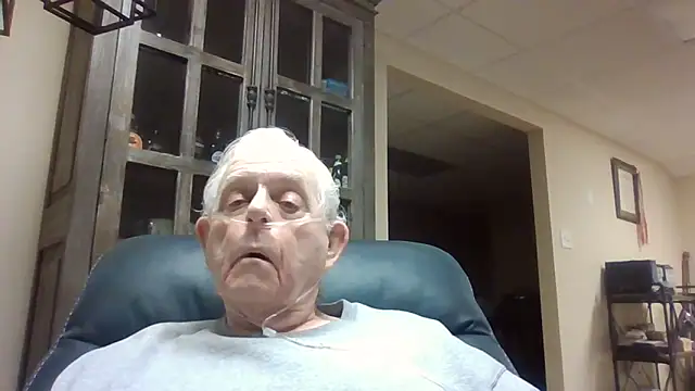 Snapshot of bootlegmanz chatting on February 2026 02:35:01 PM bootlegmanz online show from February 2026 02:35:01 PM