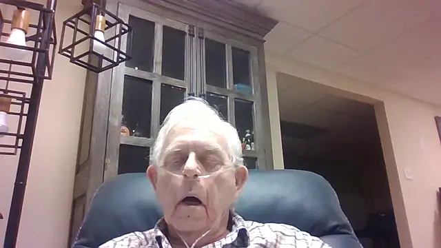 Snapshot of bootlegmanz chatting on February 2026 06:04:02 PM bootlegmanz online show from February 2026 06:04:02 PM