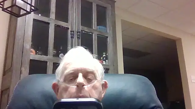 Snapshot of bootlegmanz chatting on February 2026 03:32:01 PM bootlegmanz online show from February 2026 03:32:01 PM