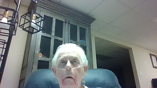 Snapshot of bootlegmanz chatting on April 2026 07:29:02 PM bootlegmanz online show from April 2026 07:29:02 PM