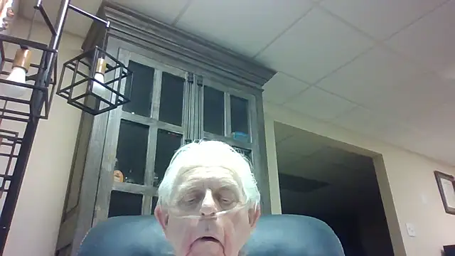 Snapshot of bootlegmanz chatting on April 2026 07:58:01 PM bootlegmanz online show from April 2026 07:58:01 PM