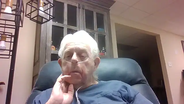 Snapshot of bootlegmanz chatting on April 2026 03:47:02 PM bootlegmanz online show from April 2026 03:47:02 PM