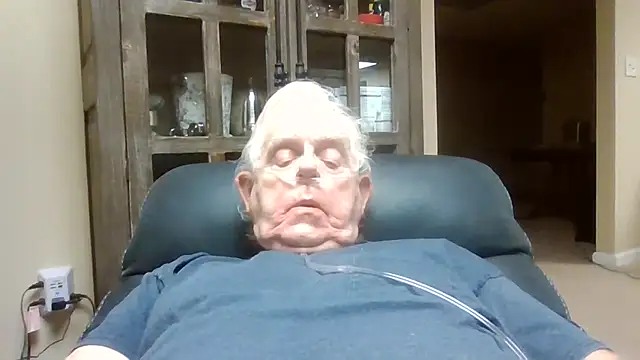 Snapshot of bootlegmanz chatting on April 2026 03:53:02 AM bootlegmanz online show from April 2026 03:53:02 AM