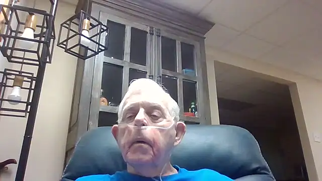 Snapshot of bootlegmanz chatting on May 2026 09:41:02 PM bootlegmanz online show from May 2026 09:41:02 PM