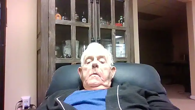 Snapshot of bootlegmanz chatting on May 2026 03:39:02 PM bootlegmanz online show from May 2026 03:39:02 PM