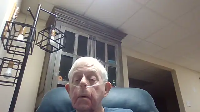Snapshot of bootlegmanz chatting on May 2026 03:17:02 PM bootlegmanz online show from May 2026 03:17:02 PM