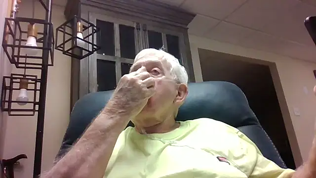 Snapshot of bootlegmanz chatting on May 2026 03:03:02 AM bootlegmanz online show from May 2026 03:03:02 AM