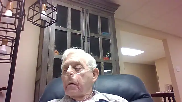 Snapshot of bootlegmanz chatting on May 2026 01:39:02 PM bootlegmanz online show from May 2026 01:39:02 PM