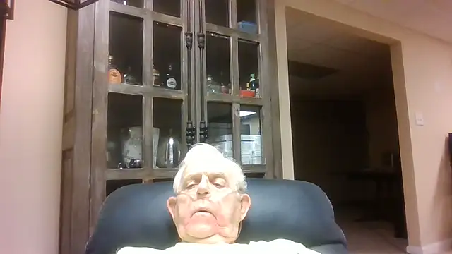 Snapshot of bootlegmanz chatting on May 2026 03:21:02 PM bootlegmanz online show from May 2026 03:21:02 PM