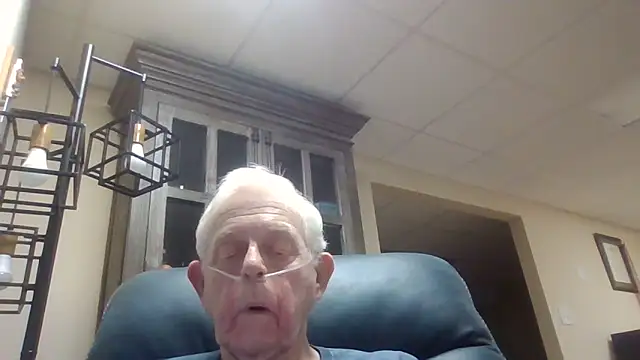 Snapshot of bootlegmanz chatting on May 2026 07:37:02 PM bootlegmanz online show from May 2026 07:37:02 PM