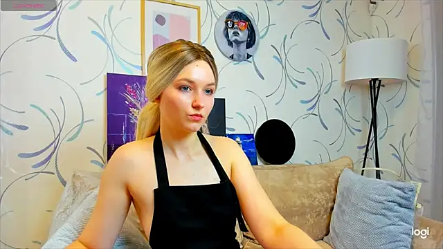 Snapshot of Agatha_weiss chatting on April 2026 06:12:02 PM Agatha weiss online show from April 2026 06:12:02 PM
