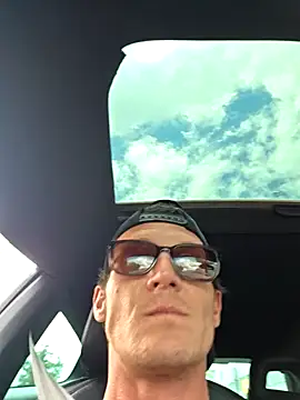 Snapshot of TheSouthernKing chatting on January 2026 09:03:01 AM TheSouthernKing online show from January 2026 09:03:01 AM