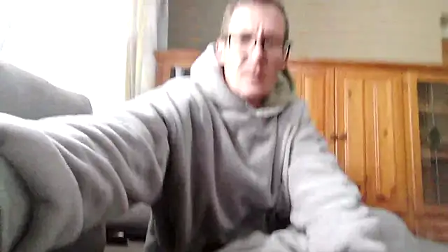 Snapshot of TheSouthernKing chatting on May 2026 11:52:02 AM TheSouthernKing online show from May 2026 11:52:02 AM