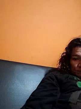 miicheele32 online show from February 2025 04:36:01 PM