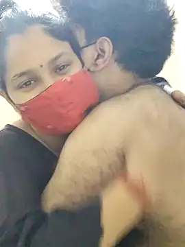 Snapshot of IND_COUPLE1 chatting on December 2024 10:03:02 PM IND COUPLE1 online show from December 2024 10:03:02 PM