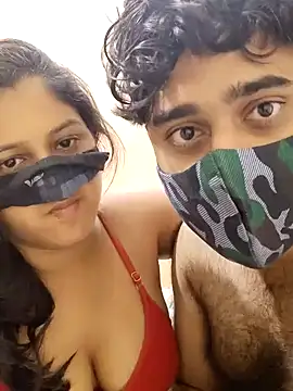 Snapshot of IND_COUPLE1 chatting on January 2025 06:01:01 AM IND COUPLE1 online show from January 2025 06:01:01 AM