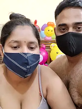 Snapshot of IND_COUPLE1 chatting on February 2025 01:38:02 PM IND COUPLE1 online show from February 2025 01:38:02 PM