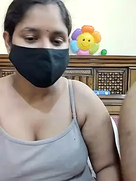 Snapshot of IND_COUPLE1 chatting on March 2025 11:37:01 PM IND COUPLE1 online show from March 2025 11:37:01 PM