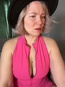 Charming Daphny online show from February 2026 07:18:02 AM