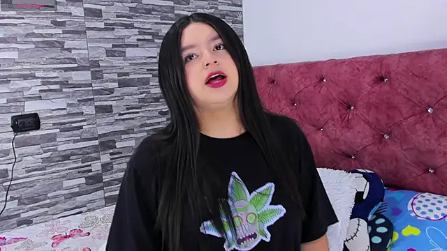 skyhotgirll online show from February 2025 06:11:02 PM