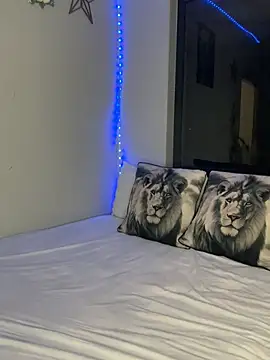 Snapshot of Dime-__ chatting on February 2026 11:44:01 PM Dime- online show from February 2026 11:44:01 PM