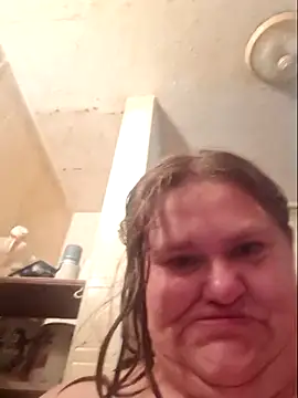 Snapshot of mcv131985 chatting on May 2026 10:40:02 PM mcv131985 online show from May 2026 10:40:02 PM