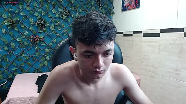 Waturox online show from November 2025 07:25:02 PM