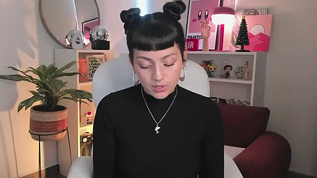 nahiapaws online show from January 2026 05:59:01 PM